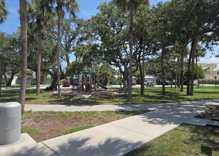 Golf King Bd 5 Min 2 Essentials * Clearwater Beach